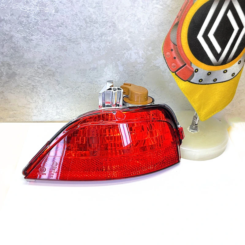 چراغ مه شکن عقب کپچر چراغ مه شکن عقب کپچر