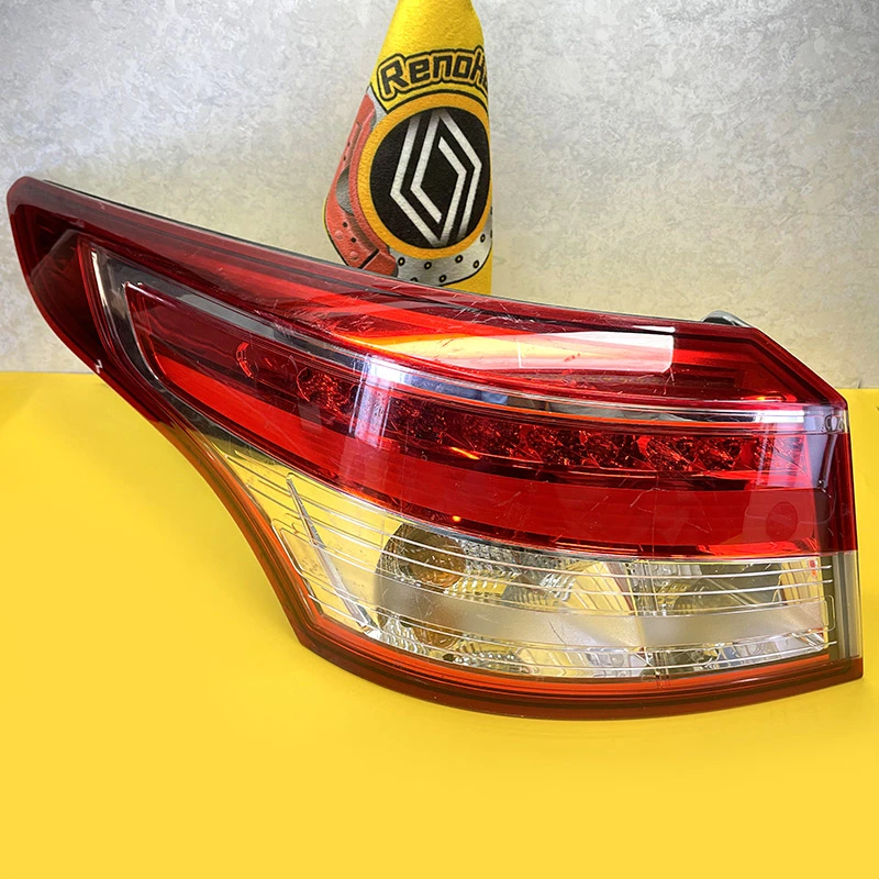 چراغ خطر چپ گلگیر رنو سفران لتیتود 265550030R چراغ خطر چپ گلگیر رنو سفران لتیتود 265550030R