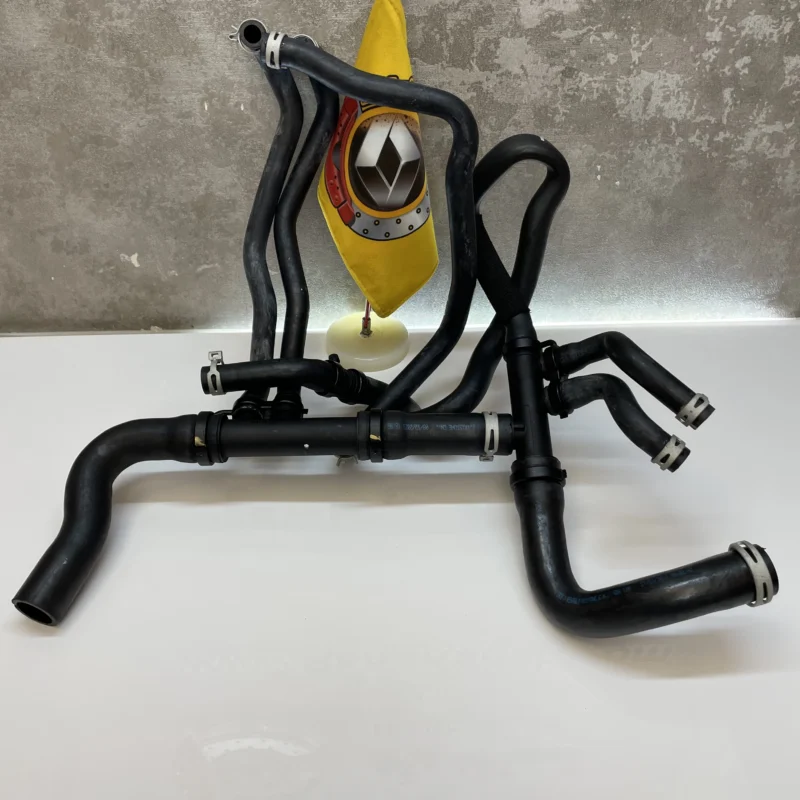 شیلنگ پایین رادیاتور رنو داستر 215018254R