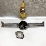 استیل جلو پنجره داستر