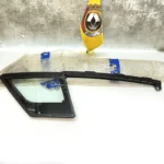 شیشه لچکی درب عقب چپ کپچر