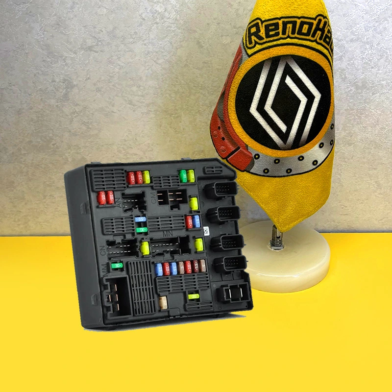 جعبه فیوز رنو فلوئنس 284B62633R 284B60874R جعبه فیوز رنو فلوئنس 284B62633R 284B60874R