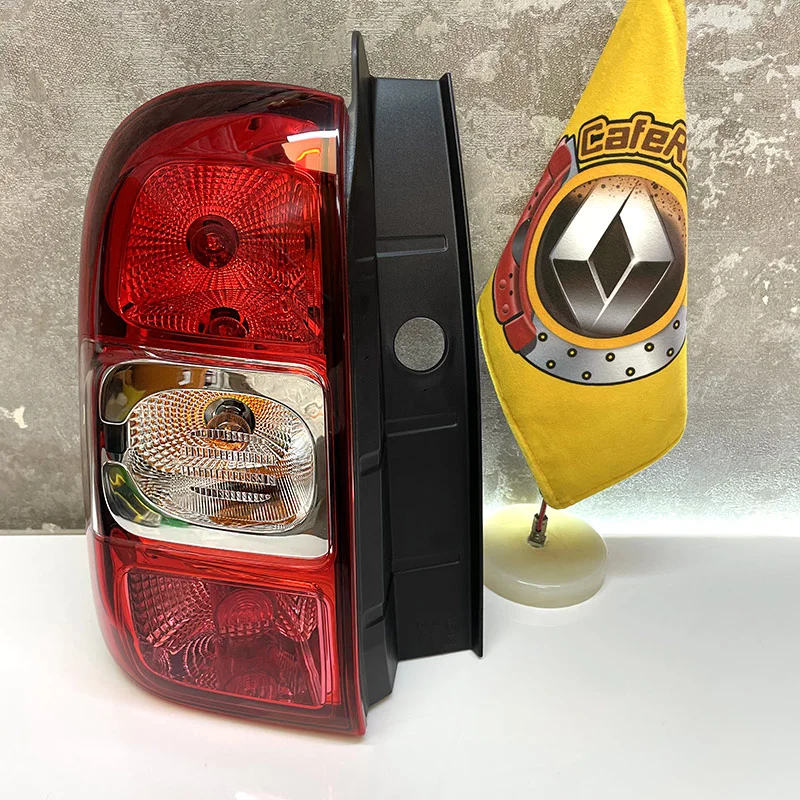 چراغ خطر عقب چپ رنو داستر 4 چراغ خطر عقب چپ داستر